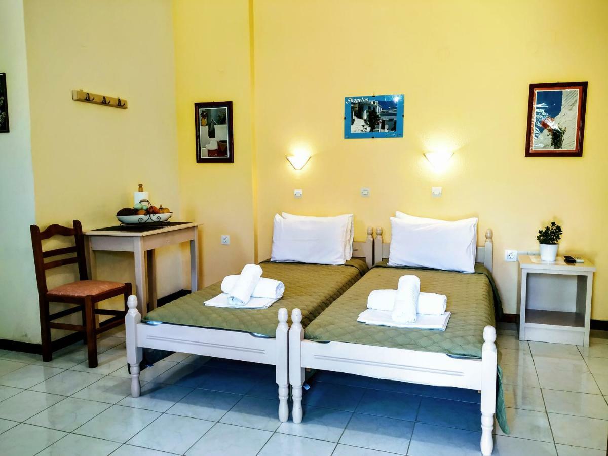 Studios Filippos Skopelos Town Exterior foto